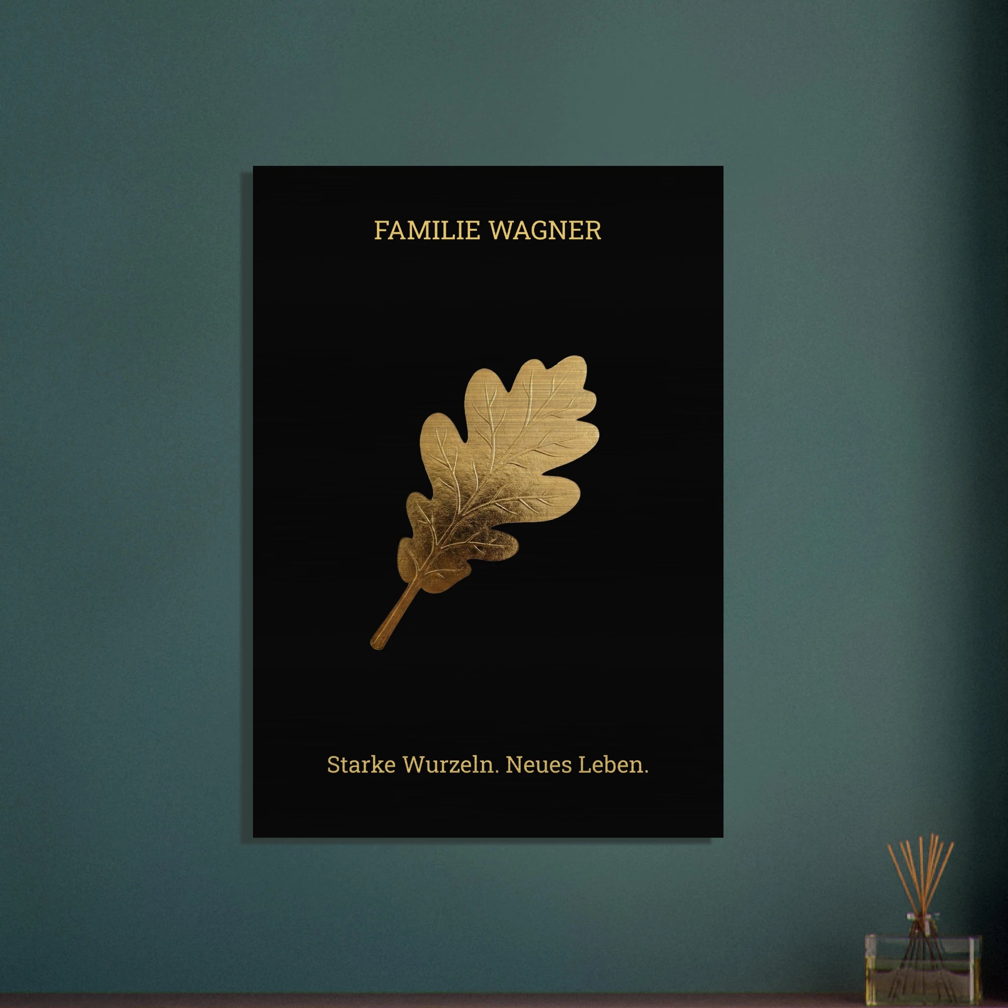 Personalisiertes Alu - Dibond Wandbild "Goldene Eiche" – Familienname & Wunschtext – Exklusives Geschenk zum Einzug – Schwarz Gold Metall - Made By Request Store