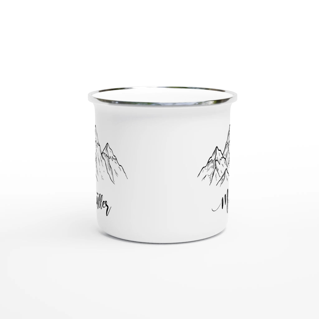 Personalisiertes Geschenk für Wanderer - Emaille Tasse Bergmotiv & Name - Made By Request Store