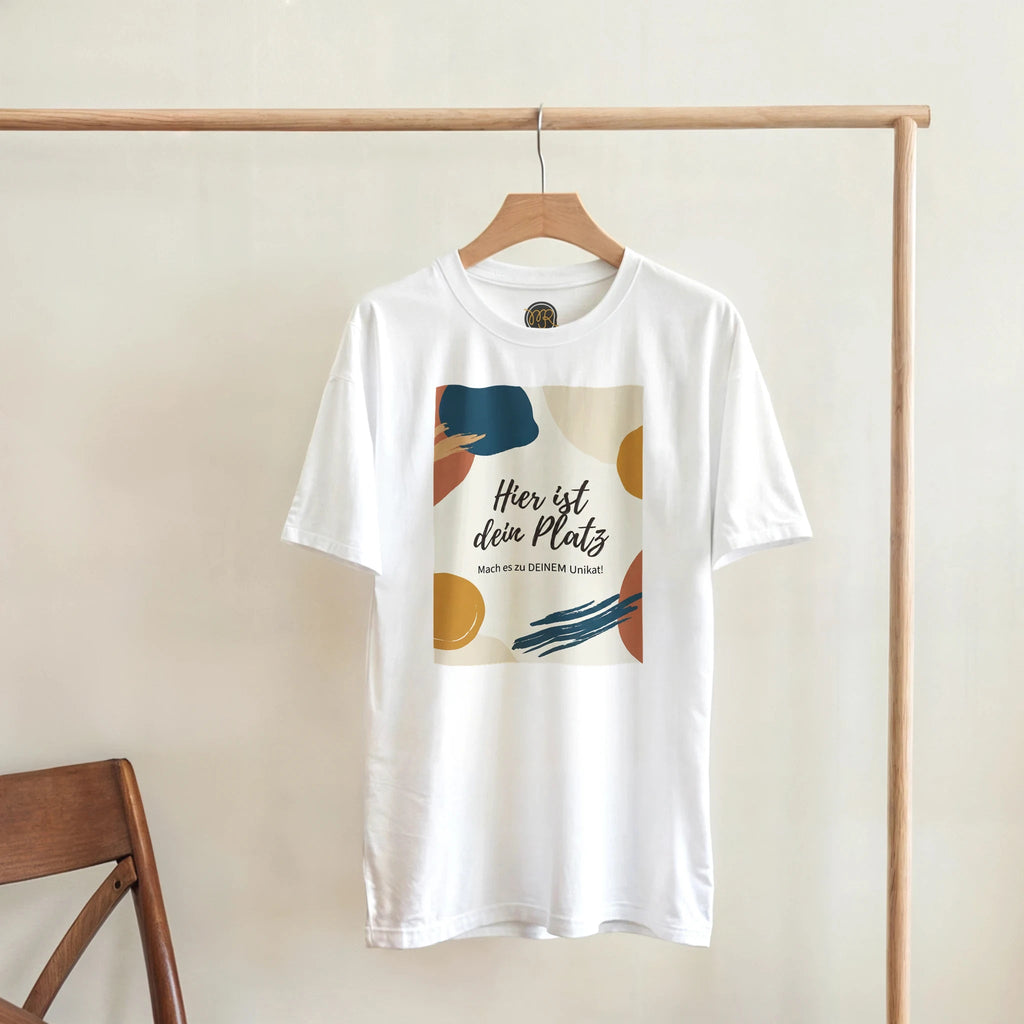 Personalisiertes T-Shirt selbst gestalten | Foto & Grafik | MadeByRequest - Made By Request Store