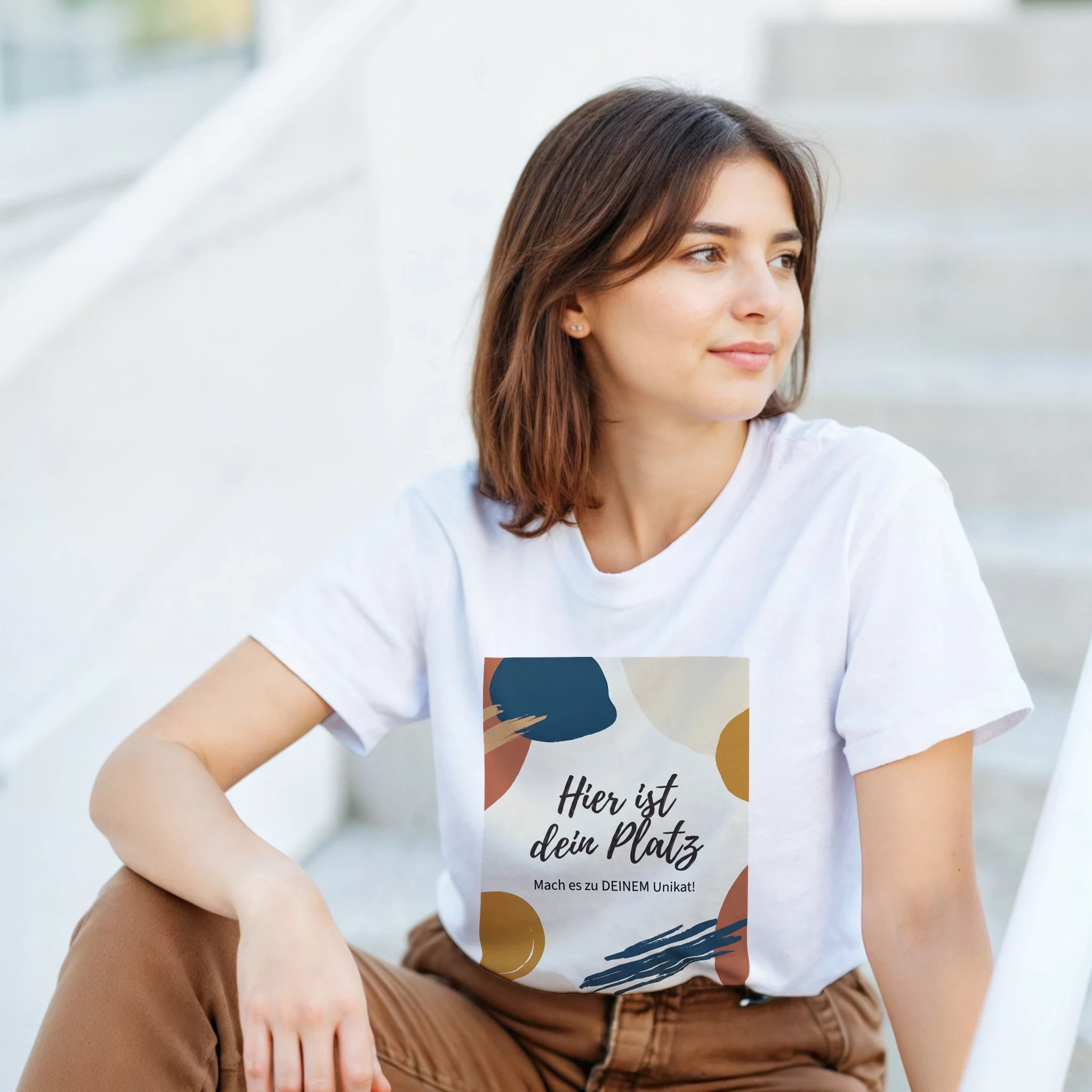 Personalisiertes T-Shirt selbst gestalten | Foto & Grafik | MadeByRequest - Made By Request Store